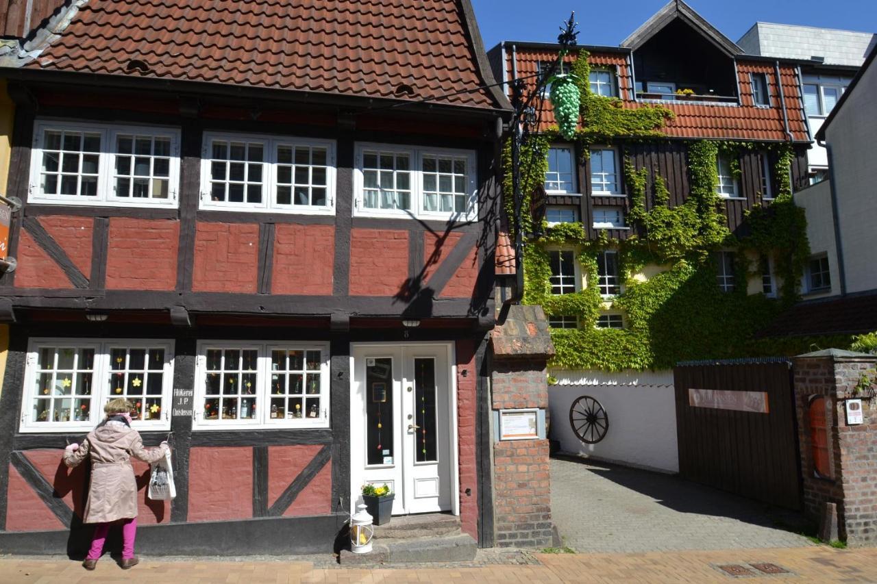 Fewo1846 - Villa Windschief - Uriges Fachwerkhaus Auf 3 Ebenen Mit Garten Im Stadtzentrum Flensburg Exteriör bild